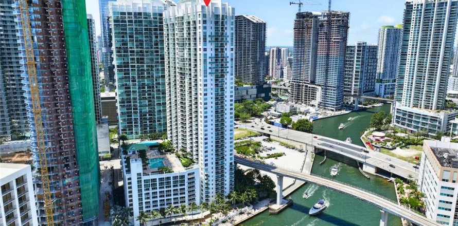 Condo in Miami, Florida, 1 bedroom  № 2218874