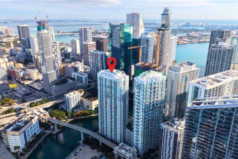 Condo in Miami, Florida, 1 bedroom  № 2218874 - photo 2