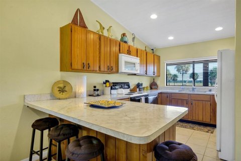 Condo in Lake Wales, Florida, 2 bedrooms  № 2388325 - photo 7