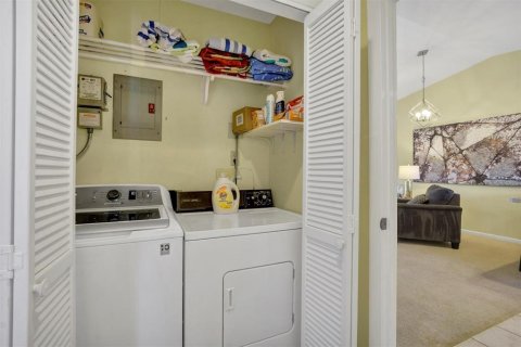 Condo in Lake Wales, Florida, 2 bedrooms  № 2388325 - photo 16