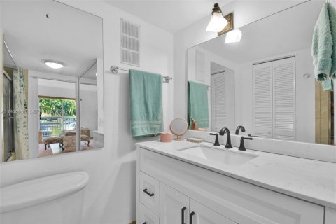Condo in North Miami Beach, Florida, 1 bedroom  № 2000870 - photo 8