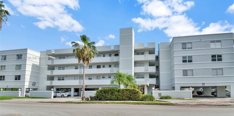 Condo in North Miami Beach, Florida, 1 bedroom  № 2000870