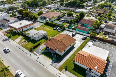 Commercial property in Miami, Florida № 2089182 - photo 26