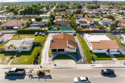 Commercial property in Miami, Florida № 2089182 - photo 23