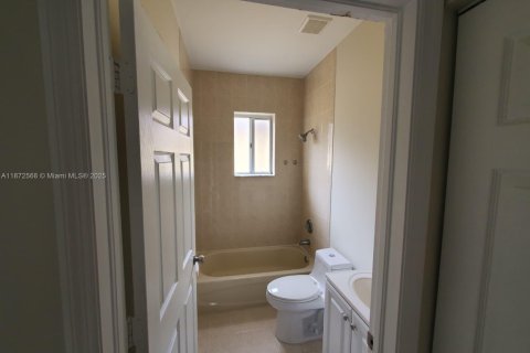 Снять в аренду виллу или дом в Хомстед, Флорида 3 спальни, 150.87м2, № 1928764 - фото 18