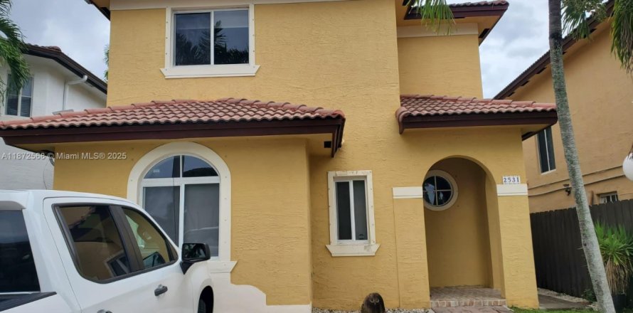 Дом в Хомстед, Флорида 3 спальни, 150.87м2 № 1928764