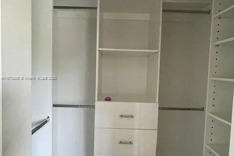 Снять в аренду виллу или дом в Хомстед, Флорида 3 спальни, 150.87м2, № 1928764 - фото 17