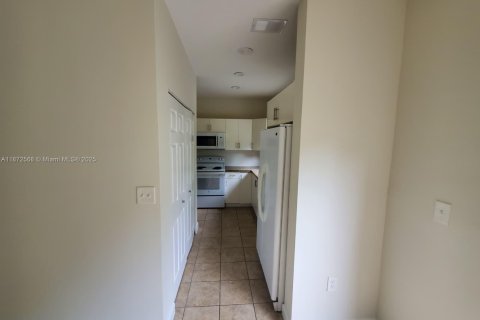 Снять в аренду виллу или дом в Хомстед, Флорида 3 спальни, 150.87м2, № 1928764 - фото 9