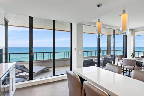 Condominio en Riviera Beach, Florida, 2 dormitorios  № 2263416
