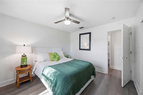 House in Port Charlotte, Florida 3 bedrooms, 117.06 sq.m. № 2218397 - photo 24