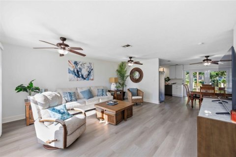 House in Port Charlotte, Florida 3 bedrooms, 117.06 sq.m. № 2218397 - photo 7