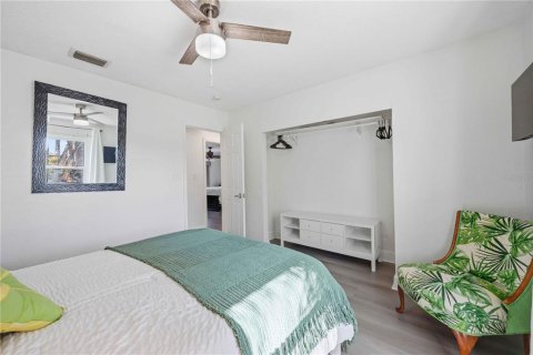 House in Port Charlotte, Florida 3 bedrooms, 117.06 sq.m. № 2218397 - photo 25