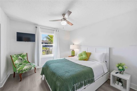 House in Port Charlotte, Florida 3 bedrooms, 117.06 sq.m. № 2218397 - photo 22