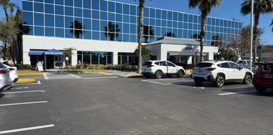 Propiedad comercial en Clearwater, Florida 179.39 m2 № 2143245
