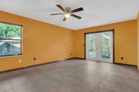 House in Windermere, Florida 4 bedrooms, 167.04 sq.m. № 2223547 - photo 15