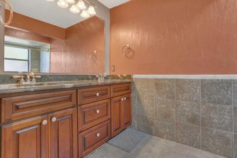 House in Windermere, Florida 4 bedrooms, 167.04 sq.m. № 2223547 - photo 19