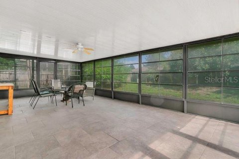 House in Windermere, Florida 4 bedrooms, 167.04 sq.m. № 2223547 - photo 25