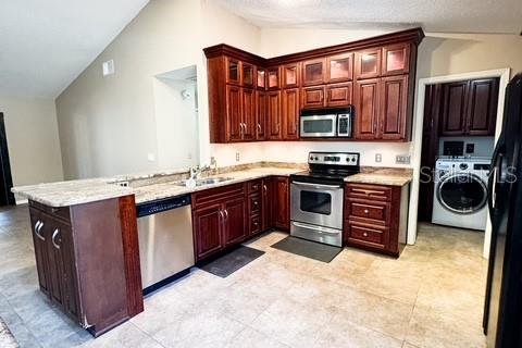 House in Windermere, Florida 4 bedrooms, 167.04 sq.m. № 2223547 - photo 12