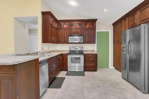 House in Windermere, Florida 4 bedrooms, 167.04 sq.m. № 2223547 - photo 13