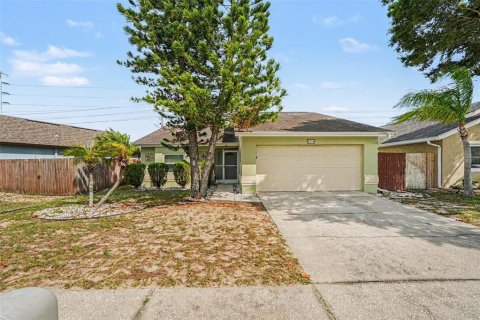 House in Port Richey, Florida 3 bedrooms, 119.66 sq.m. № 2224553