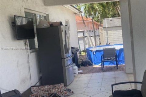 Villa ou maison à vendre à Miami, Floride: 4 chambres, 180.14 m2 № 1926066 - photo 4