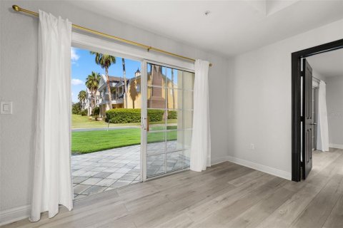 Condo in Four Corners, Florida, 1 bedroom  № 1885286 - photo 5