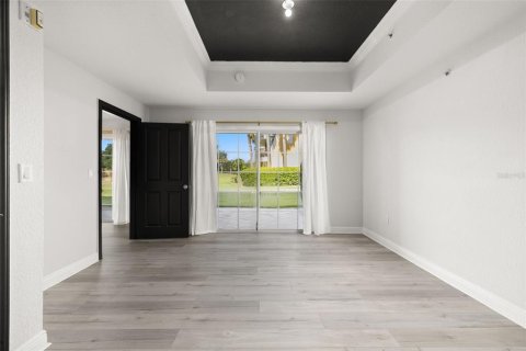 Condo in Four Corners, Florida, 1 bedroom  № 1885286 - photo 7