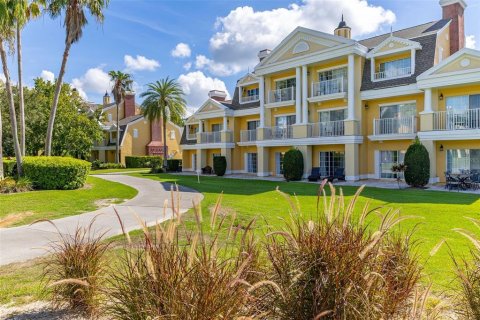 Condo in Four Corners, Florida, 1 bedroom  № 1885286 - photo 1