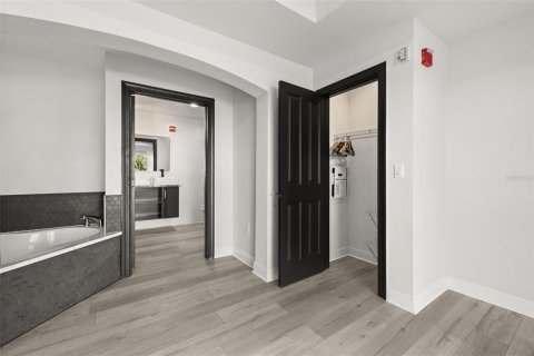 Condo in Four Corners, Florida, 1 bedroom  № 1885286 - photo 10