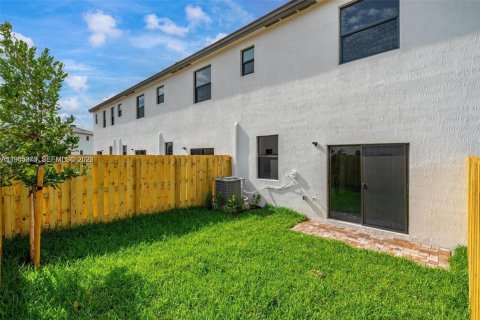 Снять в аренду таунхаус в Майами, Флорида 3 спальни, 169.83м2, № 2001808 - фото 20