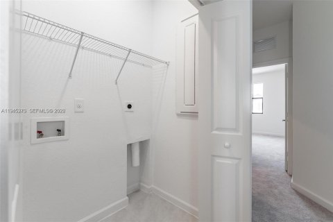 Снять в аренду таунхаус в Майами, Флорида 3 спальни, 169.83м2, № 2001808 - фото 13