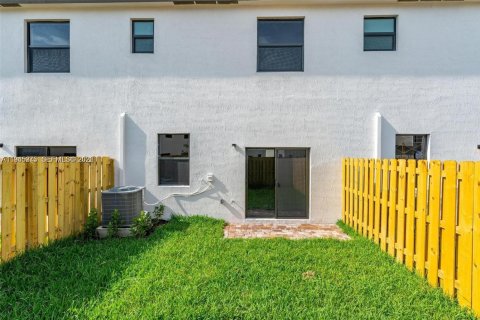 Снять в аренду таунхаус в Майами, Флорида 3 спальни, 169.83м2, № 2001808 - фото 21