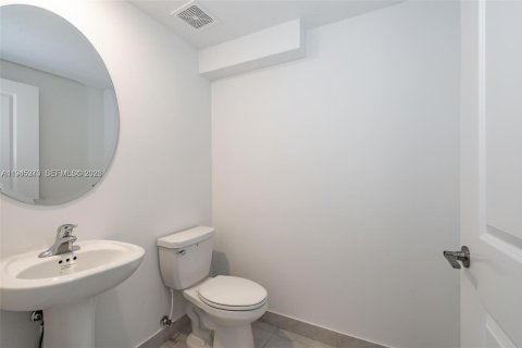 Снять в аренду таунхаус в Майами, Флорида 3 спальни, 169.83м2, № 2001808 - фото 9