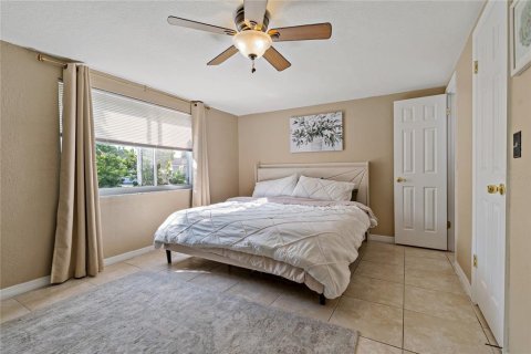 House in New Port Richey, Florida 3 bedrooms, 124.86 sq.m. № 1826354 - photo 22