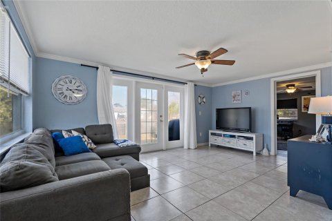 House in New Port Richey, Florida 3 bedrooms, 124.86 sq.m. № 1826354 - photo 19