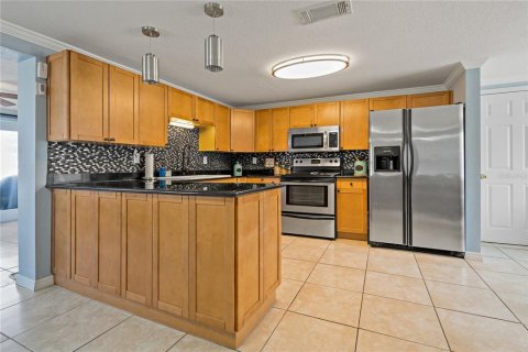 House in New Port Richey, Florida 3 bedrooms, 124.86 sq.m. № 1826354 - photo 17