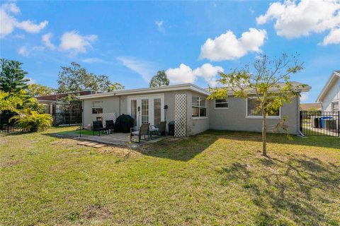 House in New Port Richey, Florida 3 bedrooms, 124.86 sq.m. № 1826354 - photo 7