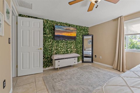 House in New Port Richey, Florida 3 bedrooms, 124.86 sq.m. № 1826354 - photo 24