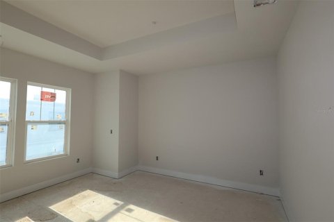 Townhouse in Saint Petersburg, Florida 3 bedrooms, 181.35 sq.m. № 2151225 - photo 9