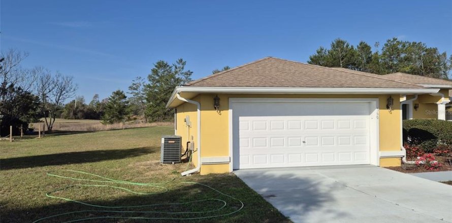 House in Ocala, Florida 4 bedrooms, 168.62 sq.m. № 1767606