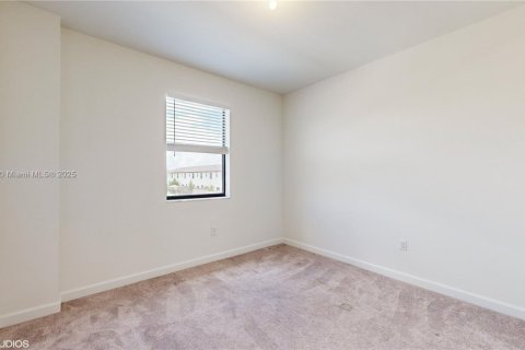 Adosado en venta en Miami, Florida, 3 dormitorios, 170.2 m2 № 1742491 - foto 14