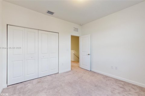 Adosado en venta en Miami, Florida, 3 dormitorios, 170.2 m2 № 1742491 - foto 13