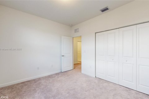 Adosado en venta en Miami, Florida, 3 dormitorios, 170.2 m2 № 1742491 - foto 15
