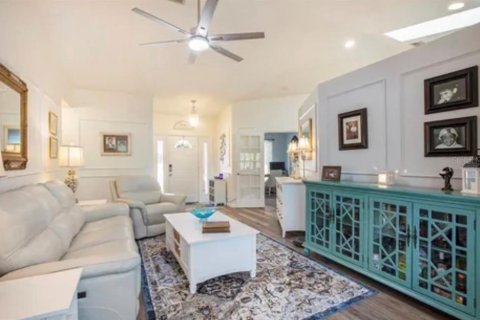 Villa ou maison à louer à Palmetto, Floride: 3 chambres, 181.07 m2 № 2414104 - photo 4