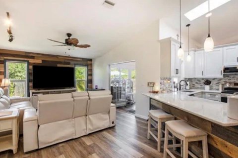 Villa ou maison à louer à Palmetto, Floride: 3 chambres, 181.07 m2 № 2414104 - photo 12