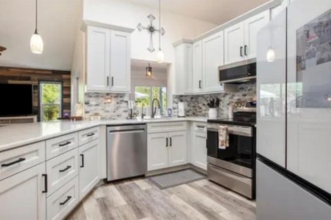Villa ou maison à louer à Palmetto, Floride: 3 chambres, 181.07 m2 № 2414104 - photo 14