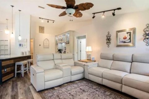 Villa ou maison à louer à Palmetto, Floride: 3 chambres, 181.07 m2 № 2414104 - photo 11