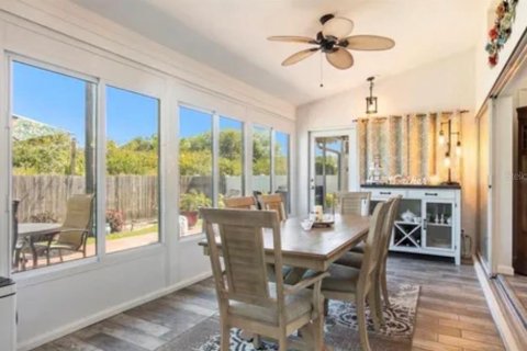 Villa ou maison à louer à Palmetto, Floride: 3 chambres, 181.07 m2 № 2414104 - photo 8