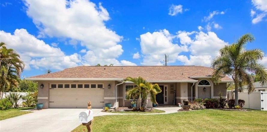 Villa ou maison à Palmetto, Floride 3 chambres, 181.07 m2 № 2414104