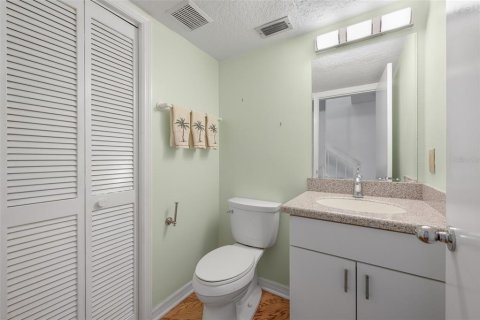 Townhouse in Tampa, Florida 2 bedrooms, 185.8 sq.m. № 2393574 - photo 21